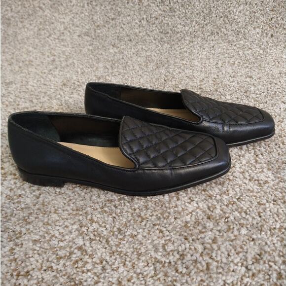 Vince Camuto Regintia Diamond Quilted Black Leather Loafers size 5.5 - Picture 1 of 15